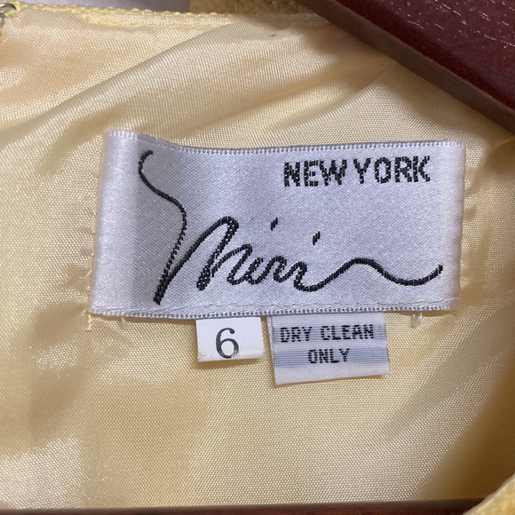 MIRI COUTURE  SIZE6  YELLOW 2 PIECE SET - Picture 4 of 6